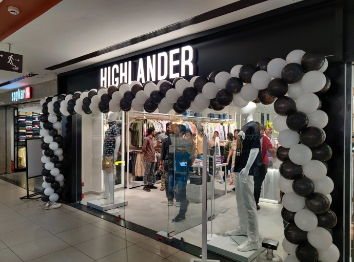 Highlander achieves another milestone with launch of new store in Vadodara